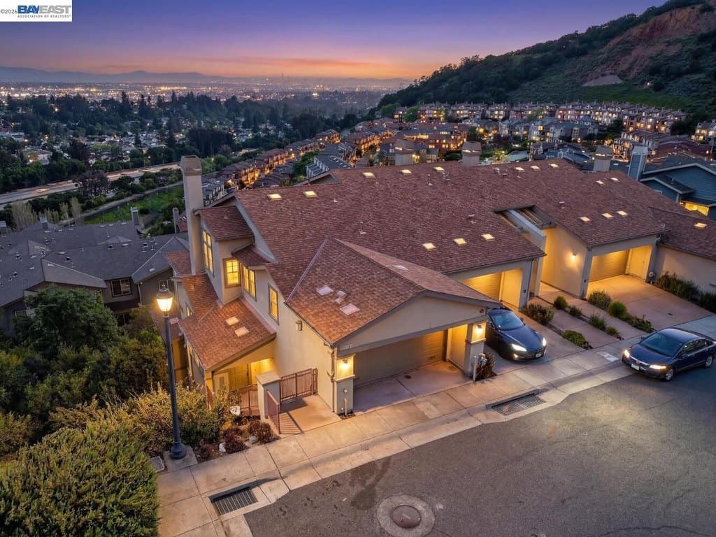 6523 Bayview Dr, Oakland