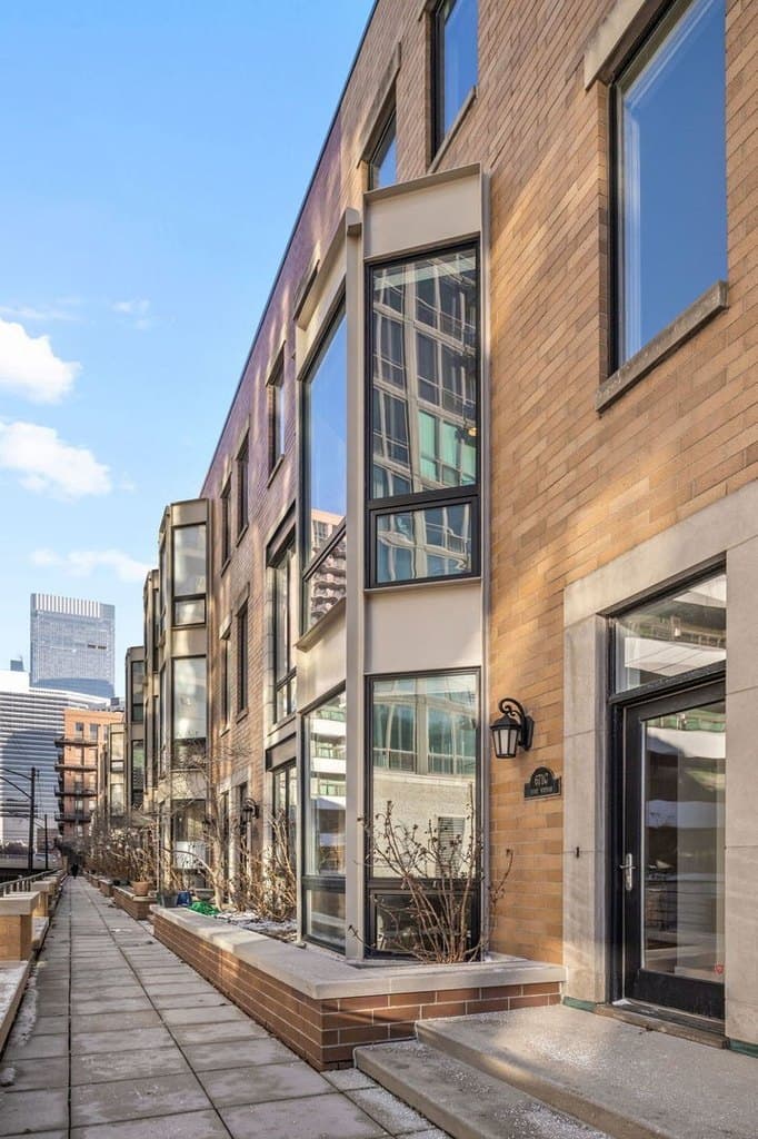 671 W Wayman St Unit C, Chicago