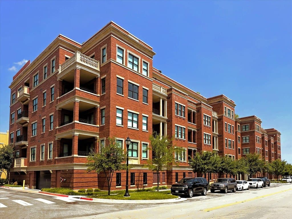 350 Central Ave Unit 202, Southlake