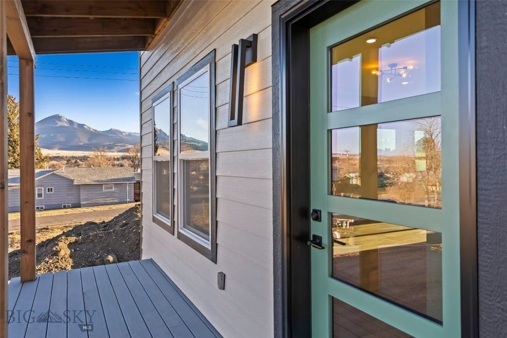 605 N L St, Livingston