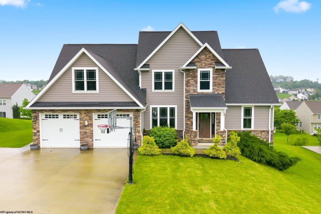 702 Slaton Ln, Morgantown