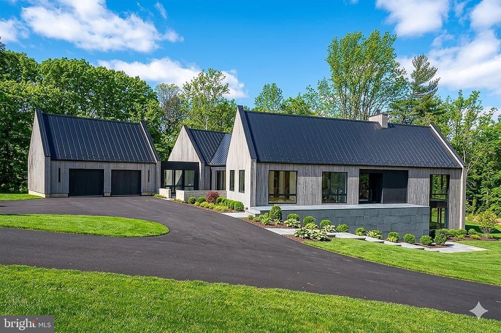 30 E Old Gulph Rd, Gladwyne