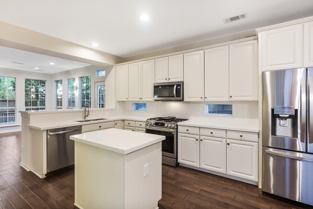 76 S Piper Trce, The Woodlands
