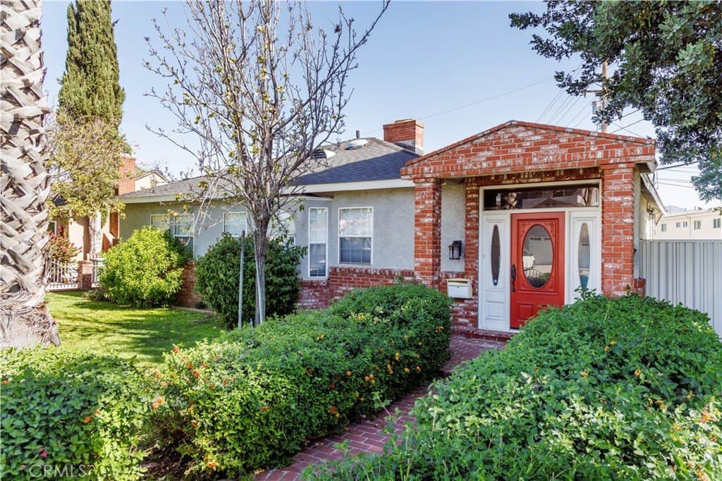 124 N Naomi St, Burbank