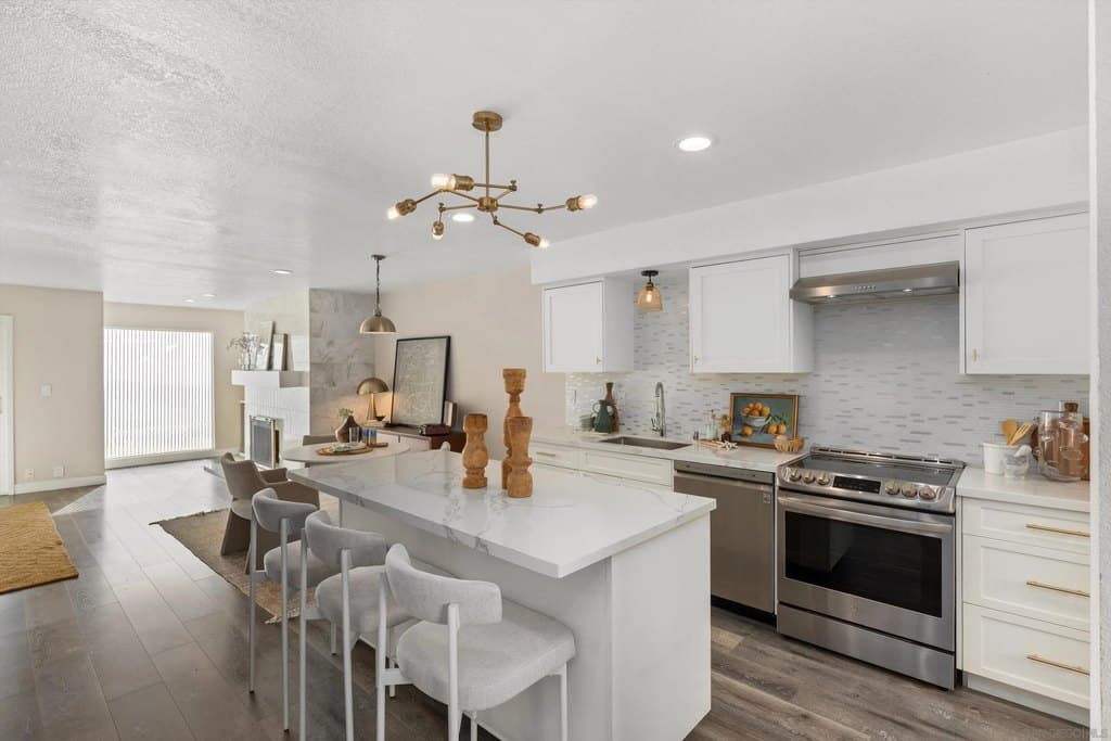 1913 Alga Rd Unit A, Carlsbad