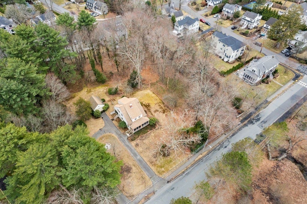 53 Elmwood Rd, Wellesley