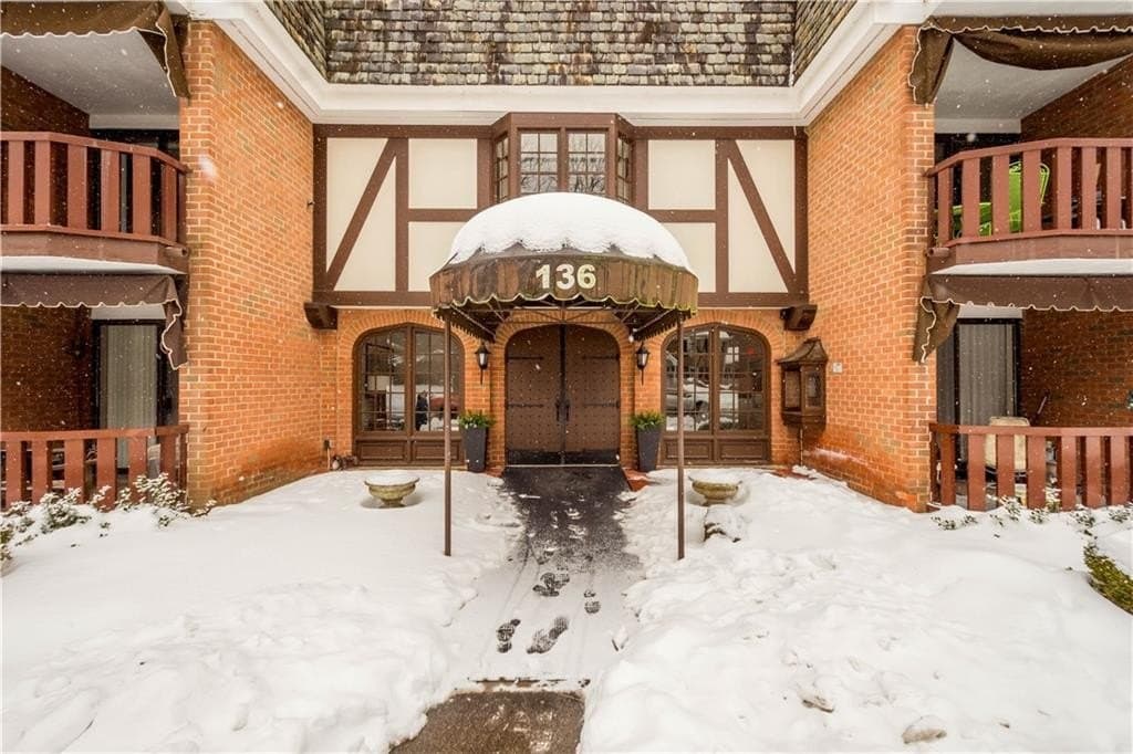 136 Centennial Ave Apt 305, Sewickley