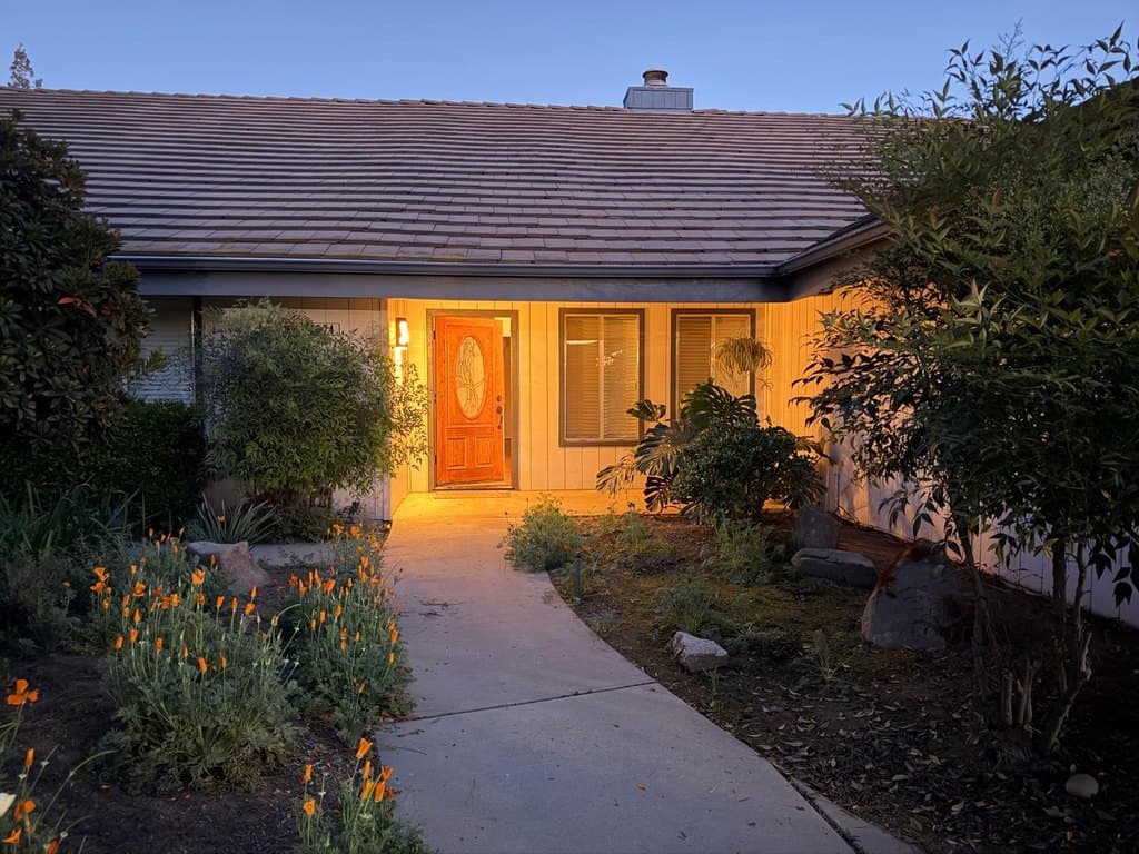 1674 W Bullard Ave, Fresno