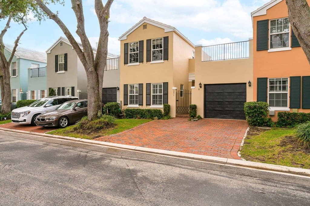 5877 Bartram St, Boca Raton