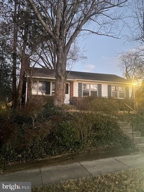 9403 Ewing Dr, Bethesda