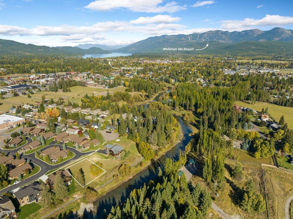 713 Clearwater Dr, Whitefish