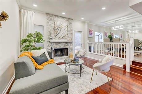 1929 Variations Dr NE