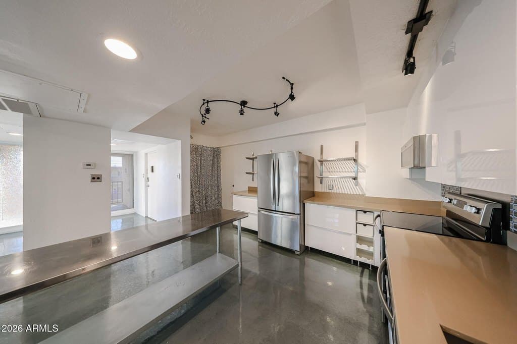 353 E Thomas Rd Unit C501