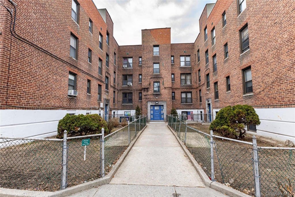 3231 Barker Ave Apt 1A, Bronx