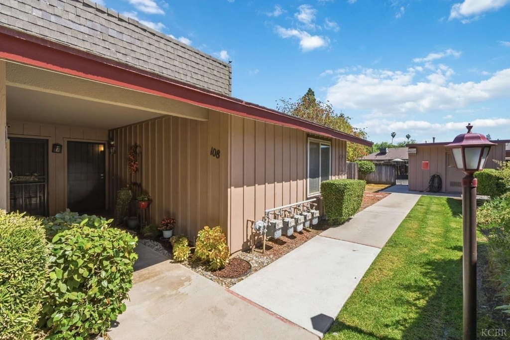 5090 N College Ave Apt 108, Fresno