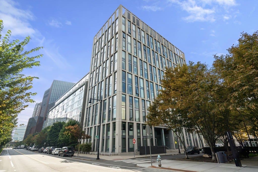 2 Earhart St Unit Ph 4, Cambridge