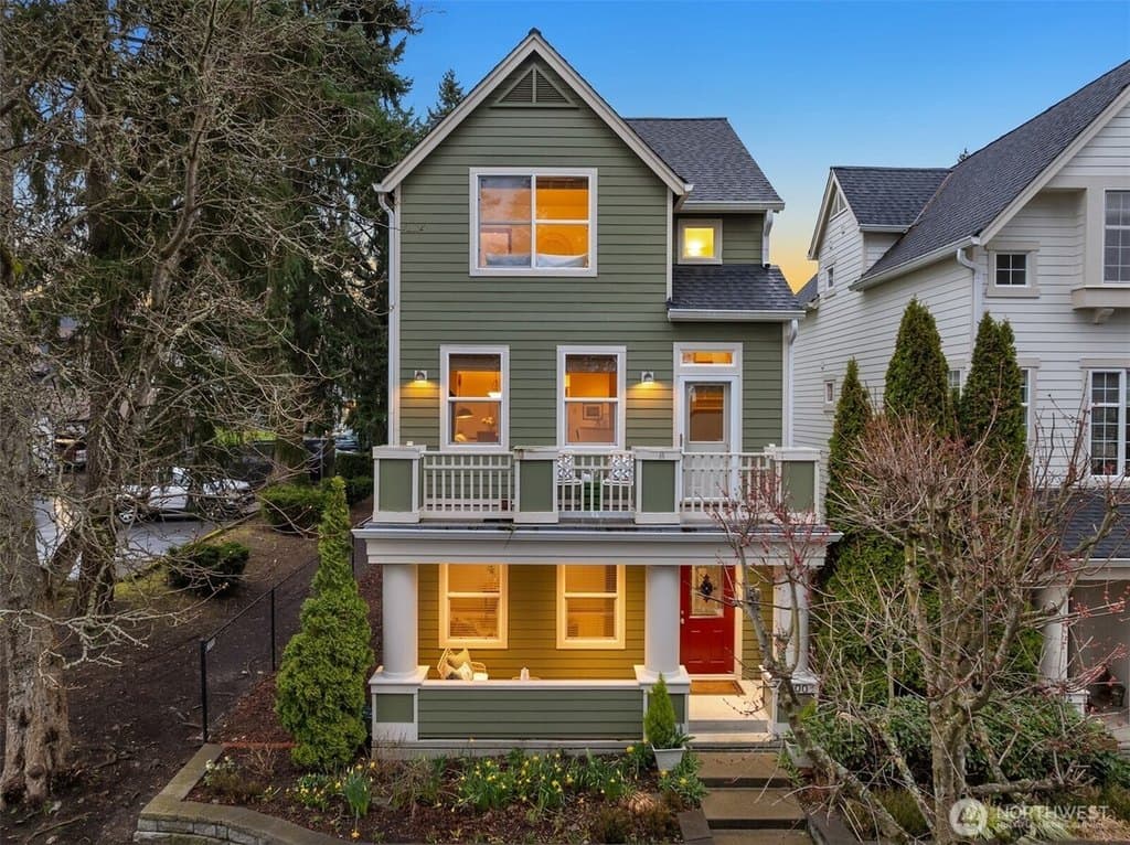 300 Wyatt Way NE Unit 1, Bainbridge Island