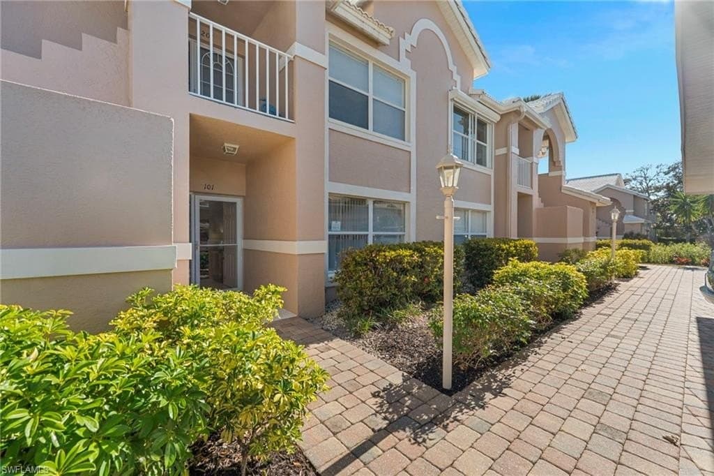 3991 Windward Passage Cir Apt 101, Bonita Springs