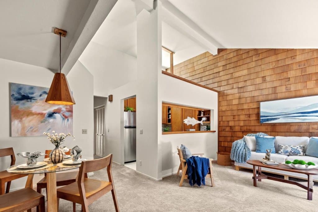 461 Dela Vina Ave Apt 209, Monterey