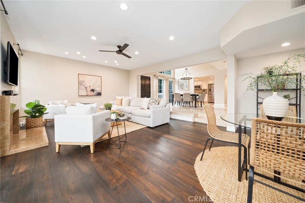 460 Providence Ct Unit 101, Long Beach