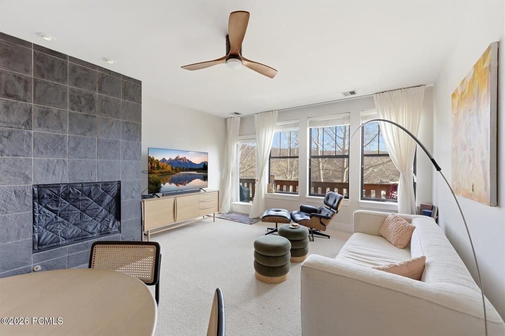 8370 Meadowview Ct Apt B24, Park City