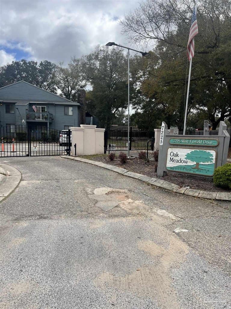 7225 W Fairfield Dr Apt B5, Pensacola