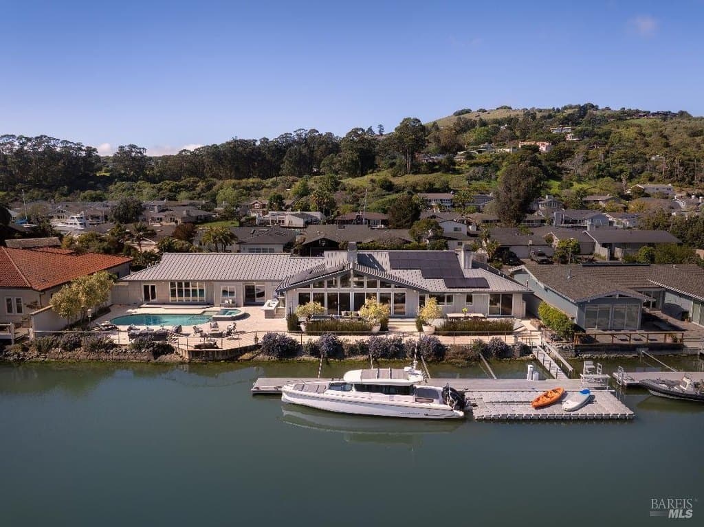 114 Jamaica St, Tiburon