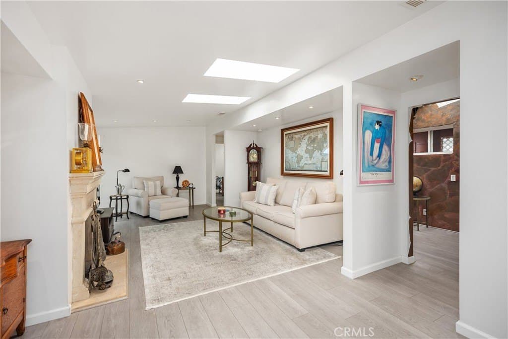 103 Yorktown, Newport Beach