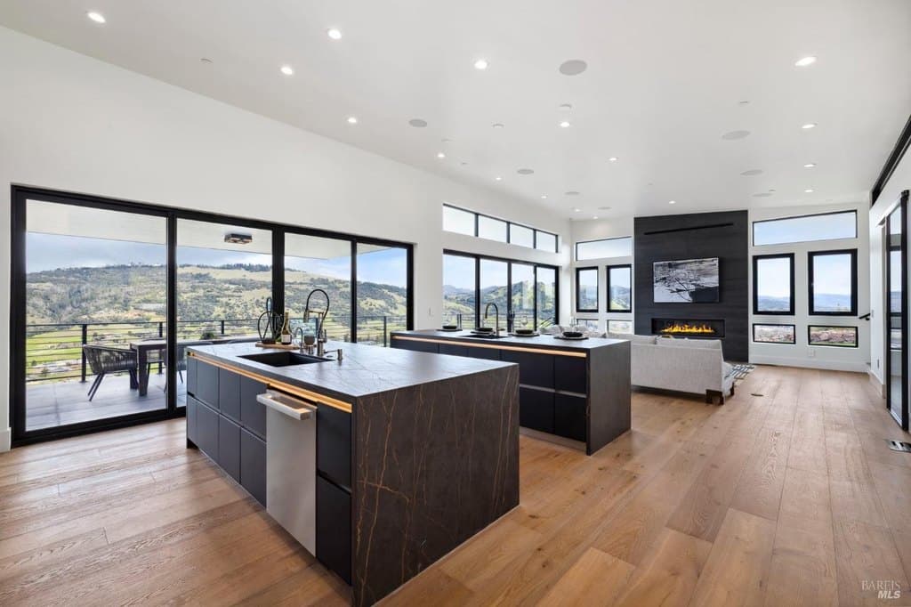 3942 Shelter Glen Way, Santa Rosa