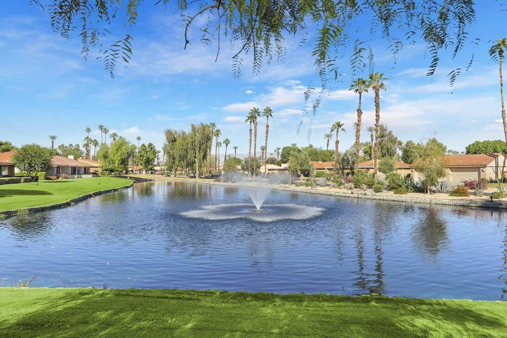 2 Valencia Dr, Rancho Mirage