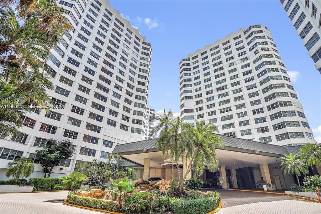 999 Brickell Bay Dr Apt 1202