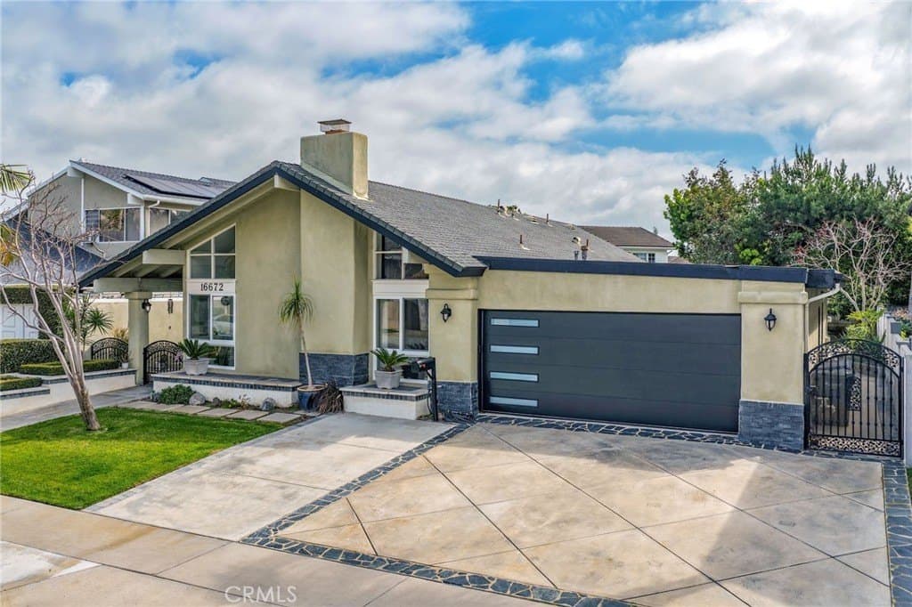 16672 Bolero Ln, Huntington Beach