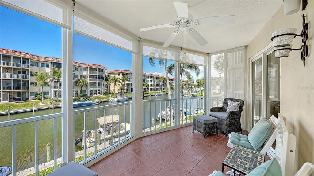 1257 S Portofino Dr Apt 203, Sarasota