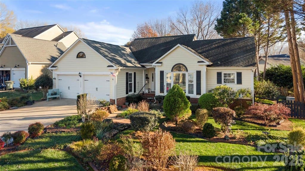 12408 Cedar Fall Dr, Huntersville