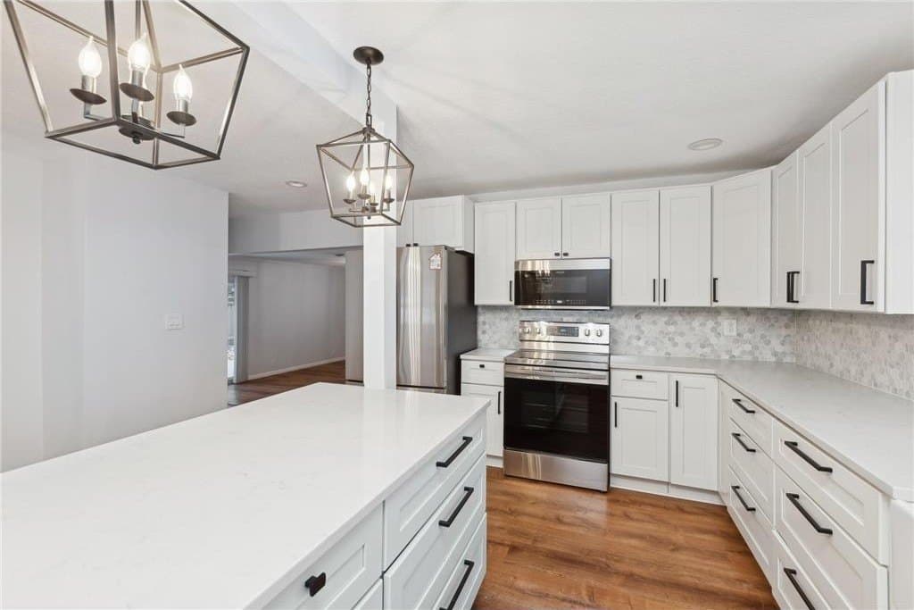 2918 County Road 101 S, Wayzata