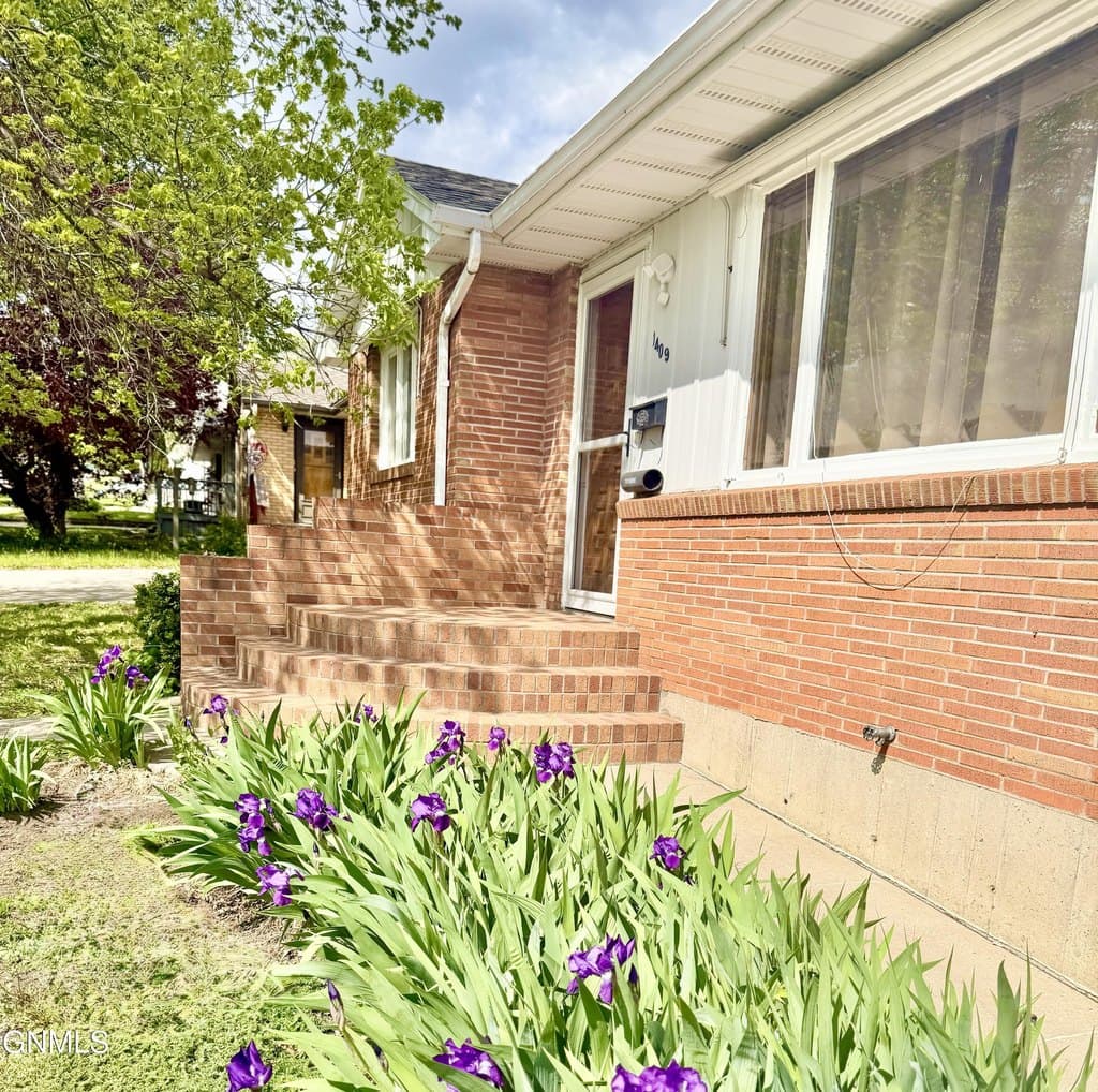 1409 16th St N, Bismarck