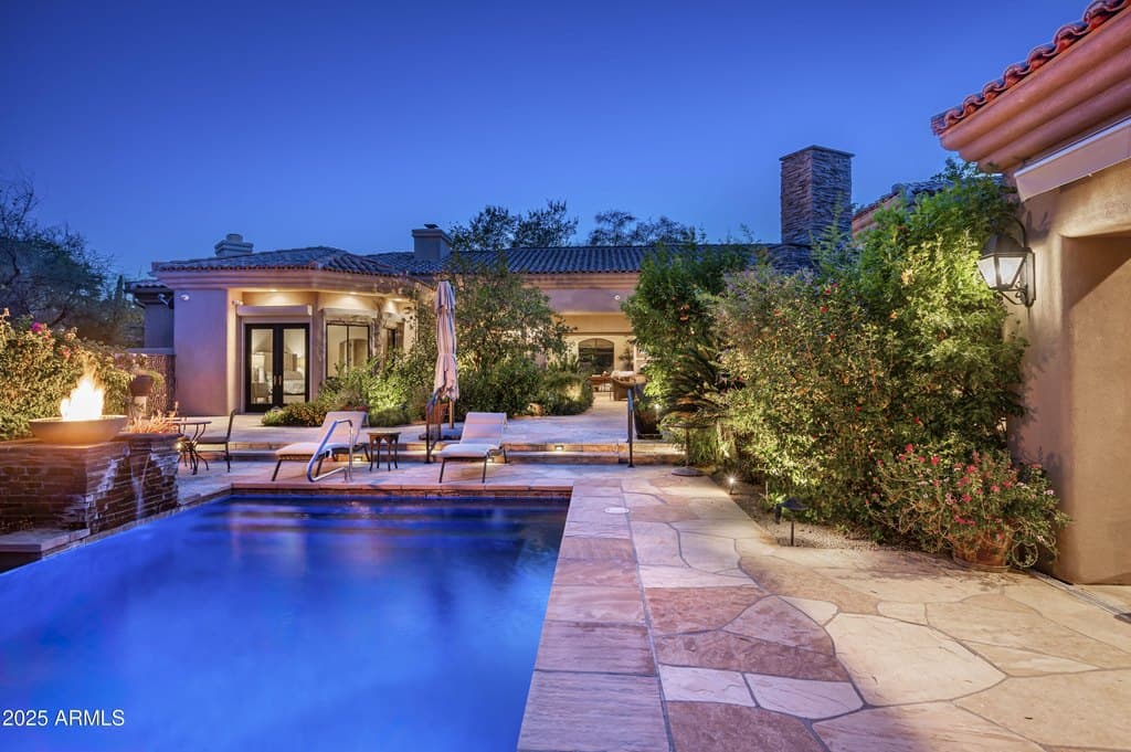 8150 N Ridgeview Dr, Paradise Valley