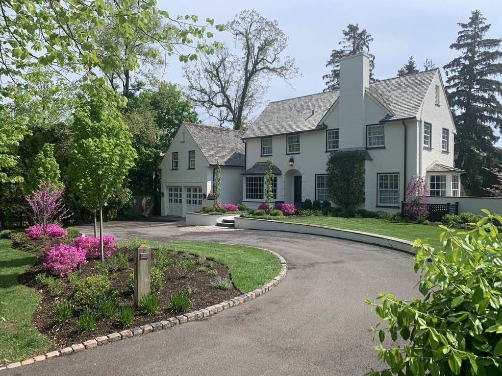 375 Washington Rd, Lake Forest