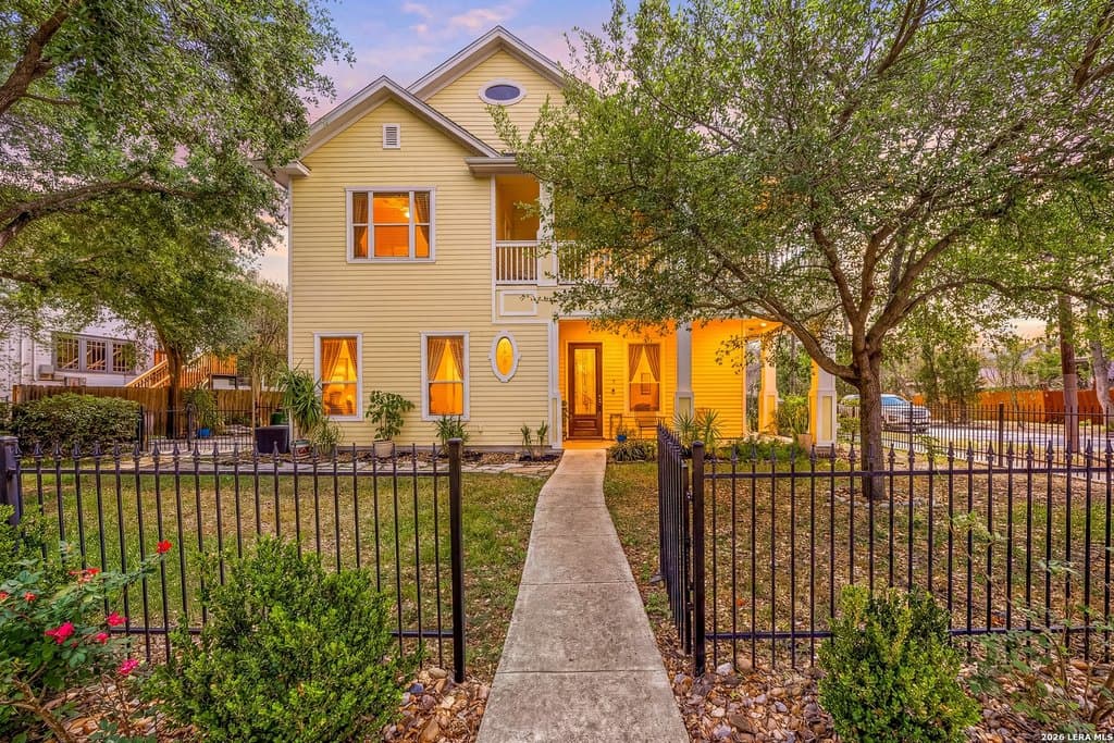 502 E Park Ave Apt 1, San Antonio