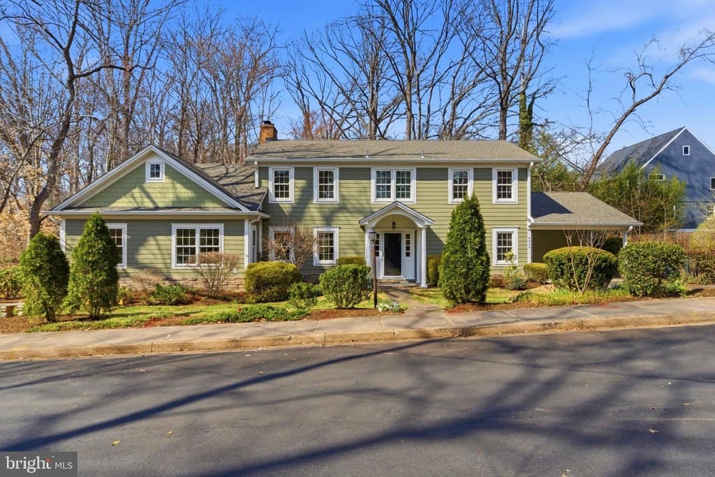 4809 7th St S, Arlington