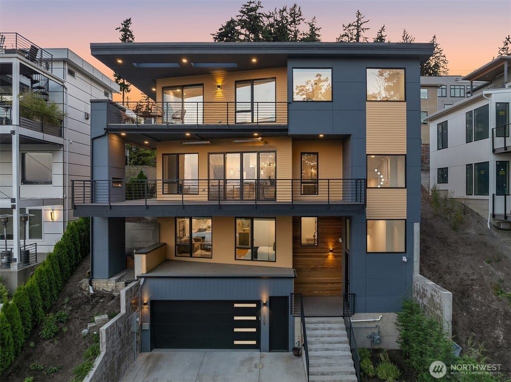 11909 90th Ave NE, Kirkland