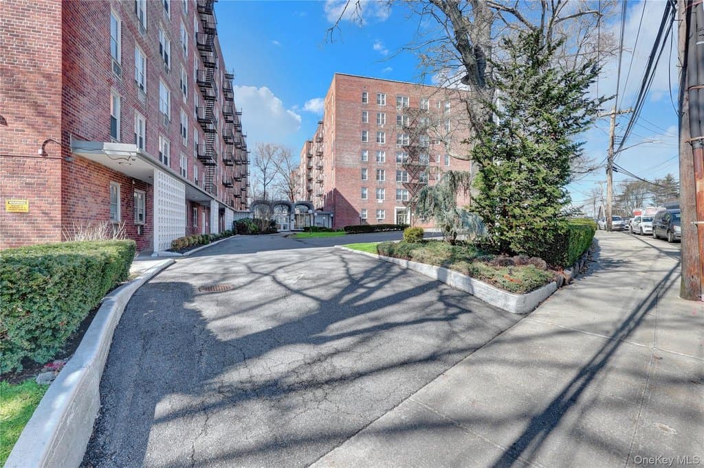 54-44 Little Neck Pkwy Unit 6V