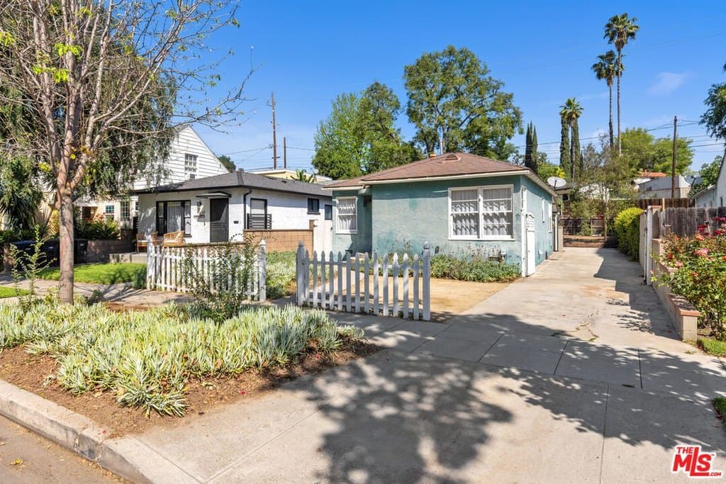 425 W Riverside Dr