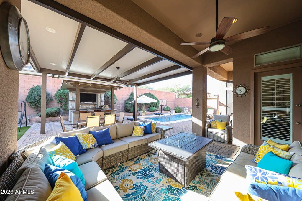 42114 N Alistair Way