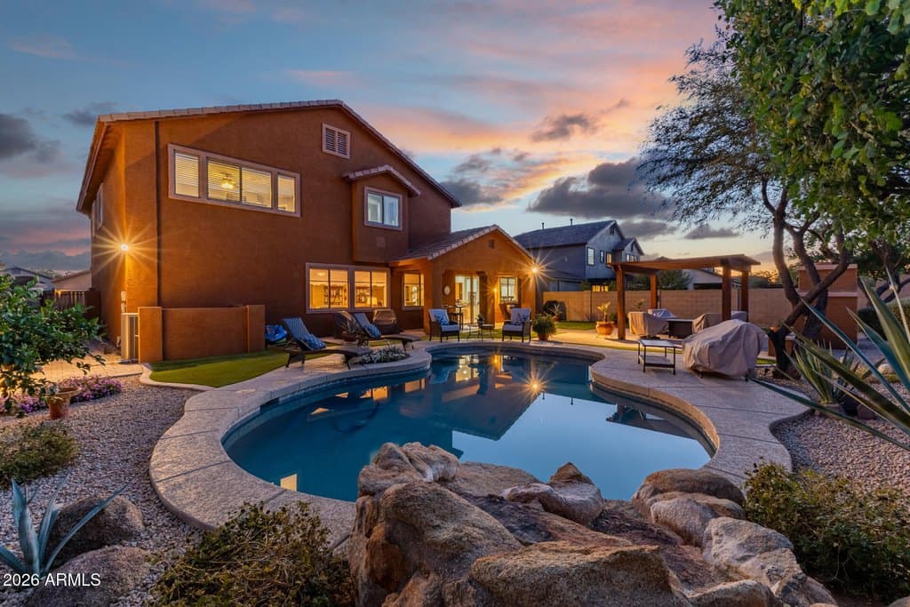 2340 W Bramble Berry Ln