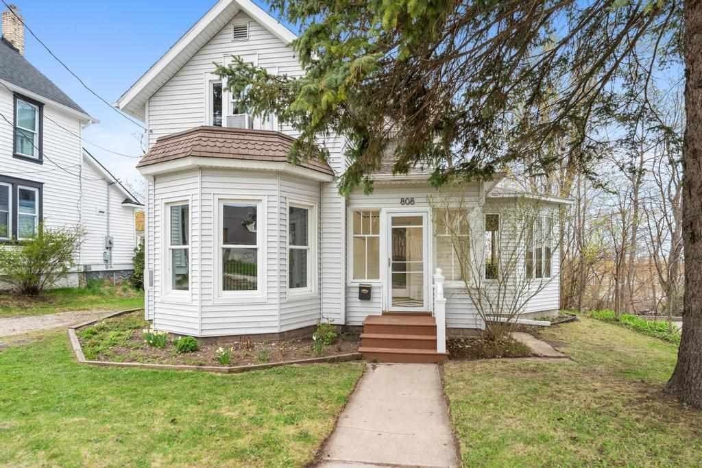 808 Petoskey St, Petoskey