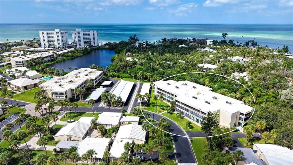 225 Hourglass Way Apt 103, Sarasota