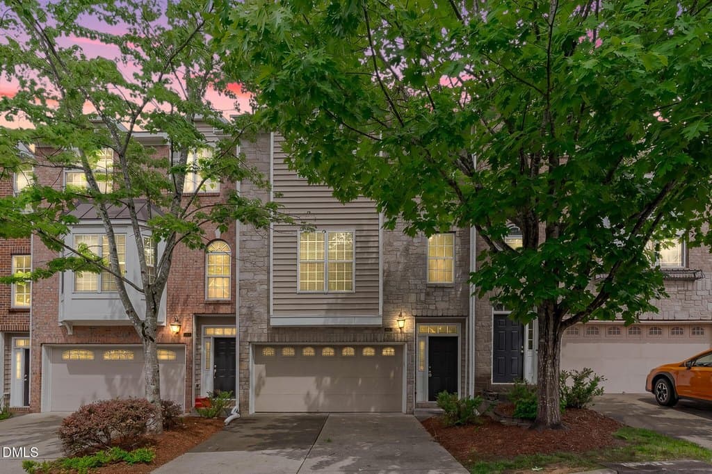 102 Cabernet Dr, Chapel Hill