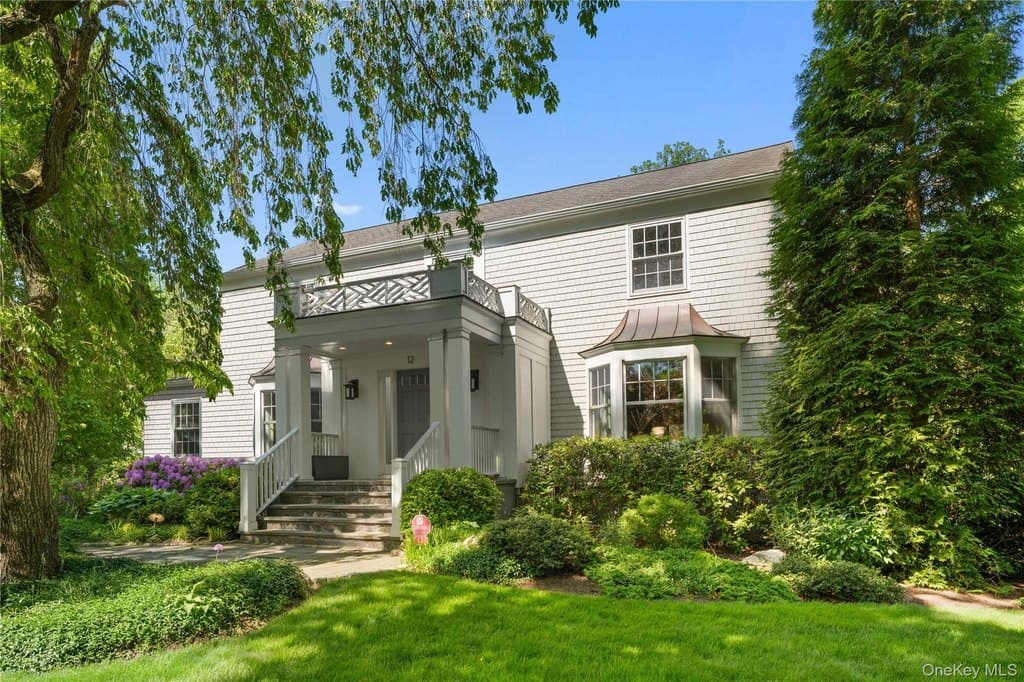 12 Kolbert Dr, Scarsdale