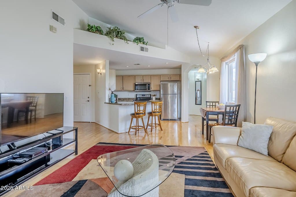 10401 N 52nd St Unit 205, Paradise Valley